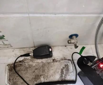 花山屋顶漏水维修公司分享下卫生间漏水的危害及解决方法